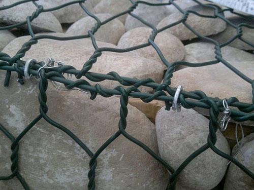 包塑石籠網(wǎng)的生產(chǎn)過程 包塑石籠網(wǎng)的生產(chǎn)過程