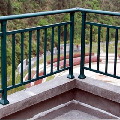 小區(qū)陽(yáng)臺(tái)鋅鋼護(hù)欄