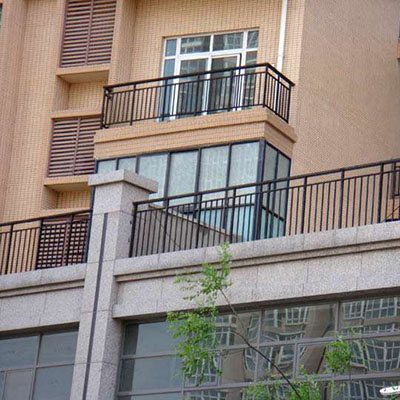 小區(qū)陽臺鋅鋼護(hù)欄